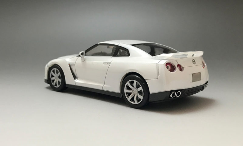 Nissan GT-R R35 2007 White Pearl by Takayuki Fukami